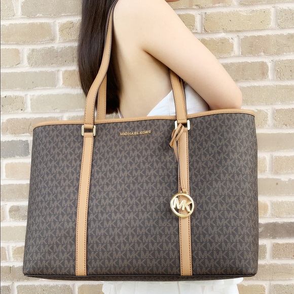 Michael Kors Large Laptop Bag - Picture 5 of 8